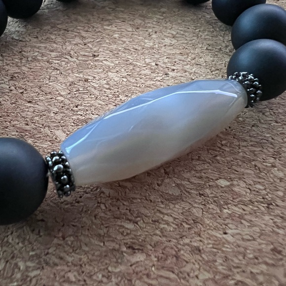 Marlyn Schiff Black and Gray Minimalist Bracelet - Picture 3 of 6